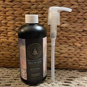 Above the clouds cleaning hair treatment